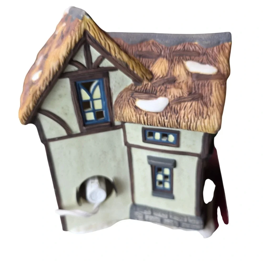 Holiday Time Village Collectibles Janes Quilt Shop Lighted‎ Christmas House G2